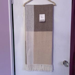 NWT Texteis Penedo Tan Colorblock Blanket